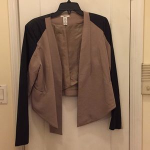 Mini blazer with faux leather sleeves